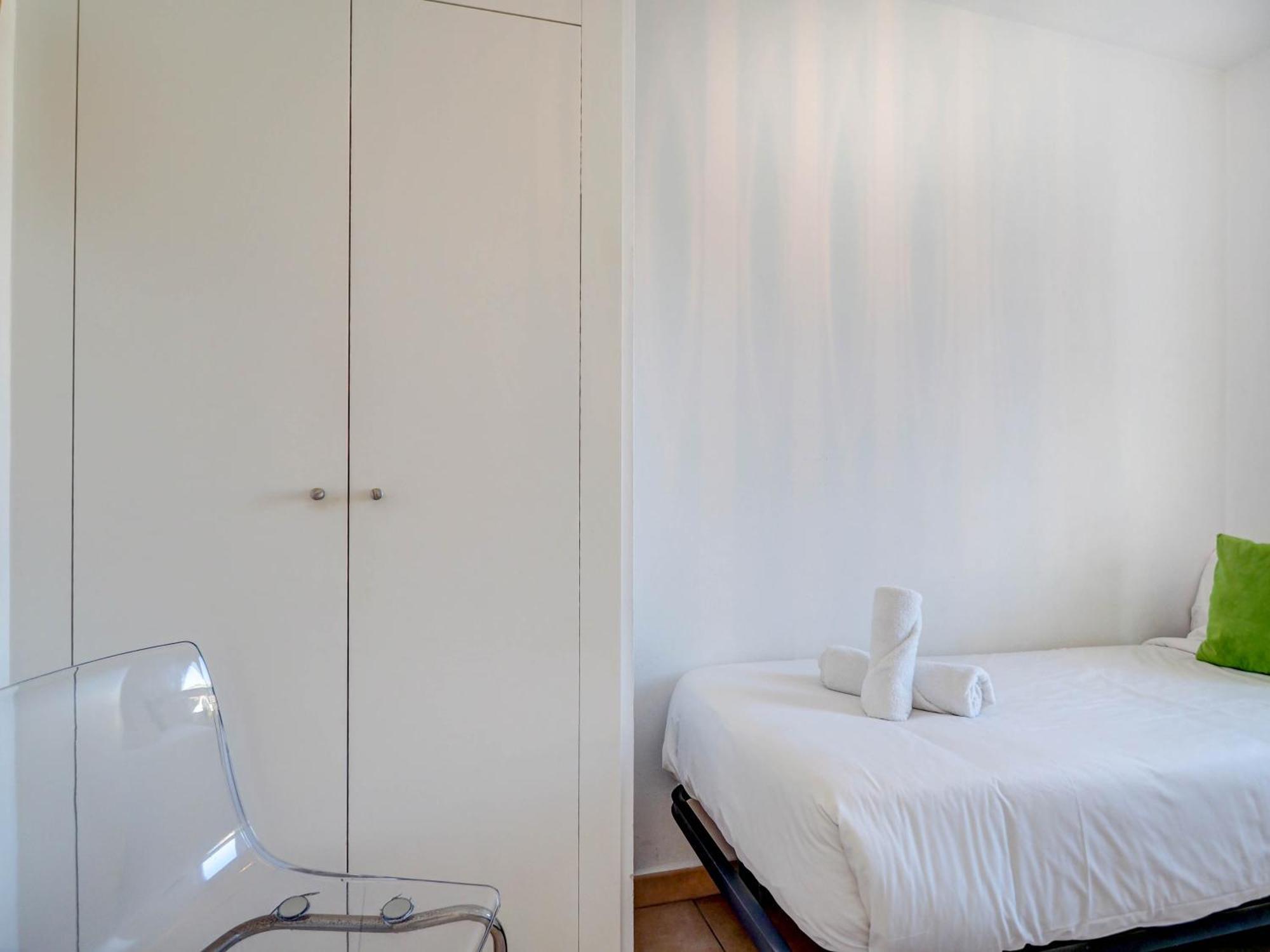 Balmins White By Hello Homes Ситжес Екстериор снимка